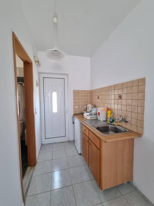 Red Rose Apartment Kampos  Exterior photo